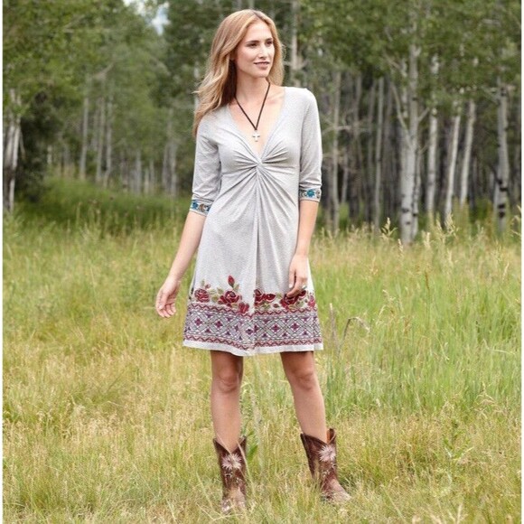 Johnny Was Mini Dress White Floral Embroidered Size S Sleeves 3/4 V Fit & Flare - Picture 1 of 14